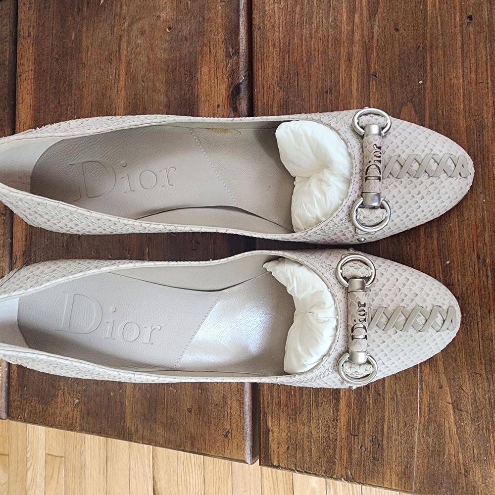 Dior Cream Heels with Elegant Design